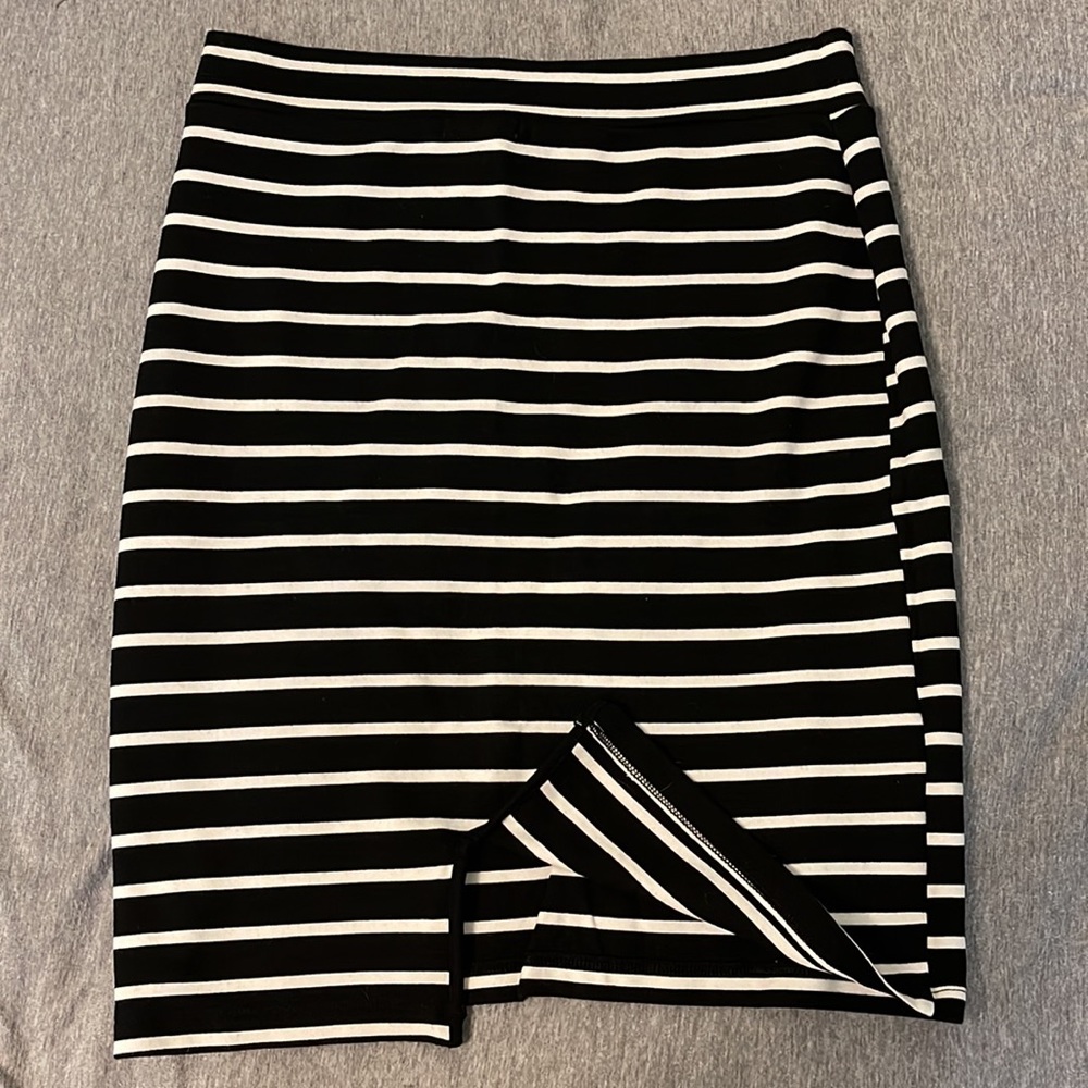 By: CHARLOTTE RUSSE - Picture 2 of 2